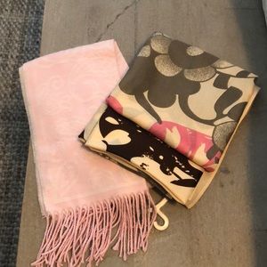 Bundle of 2 scarves